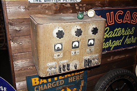 EARLY BATTERY/ACCUMULATOR CHARGER - click to enlarge